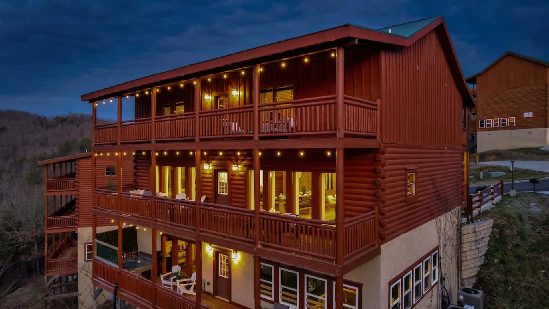 Blackhawk Lodge — 6 bedroom cabin in Sevierville TN at twilight